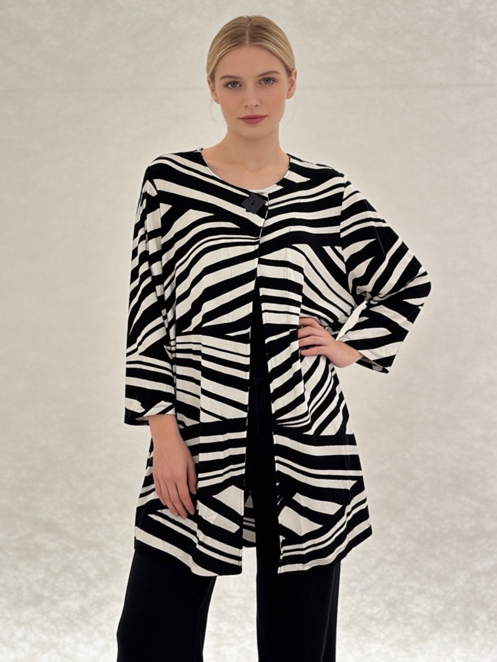 Chico’s Travelers Zebra Stripe Open Front Cardigan Jacket Size 2 US 12